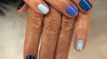 Karla Verissimo - Nails Designer, Manicura obrázek 2