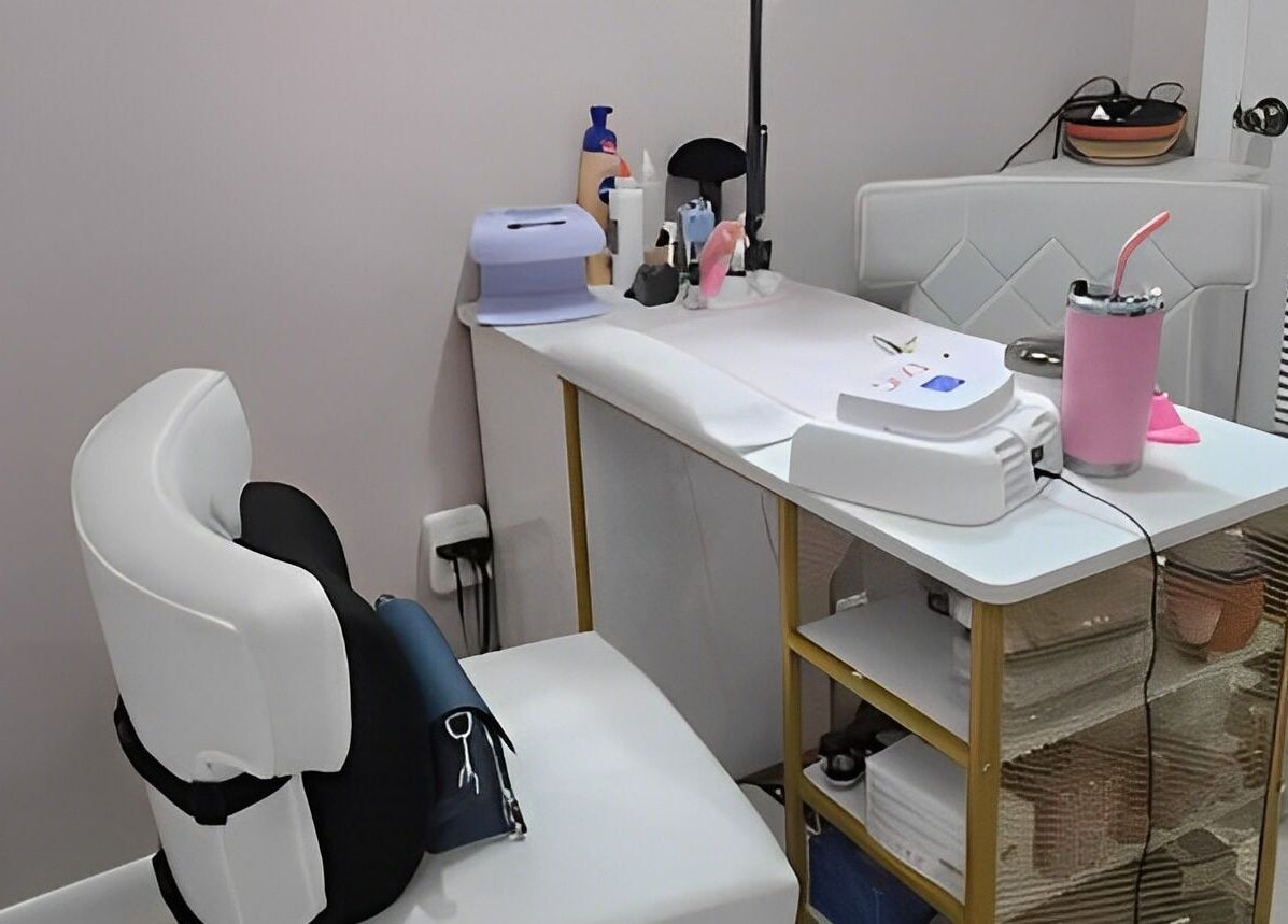 Chic nail station at Snipsky’s Salon and Spa, Freeport, Grand Bahama Island, BS, featuring modern amenities.