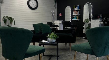 YK Beauty Salon