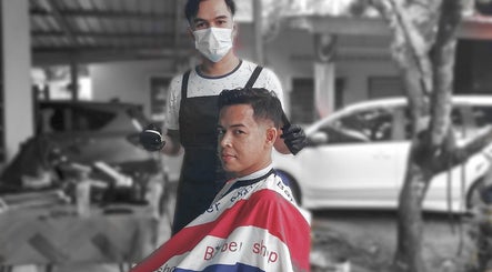 RZM Barber From House image 3