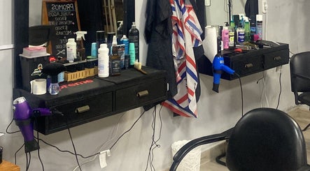 Barber Club image 2