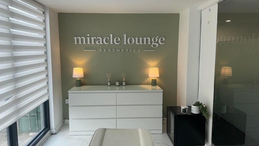 Εικόνα Miracle Lounge Aesthetics 1