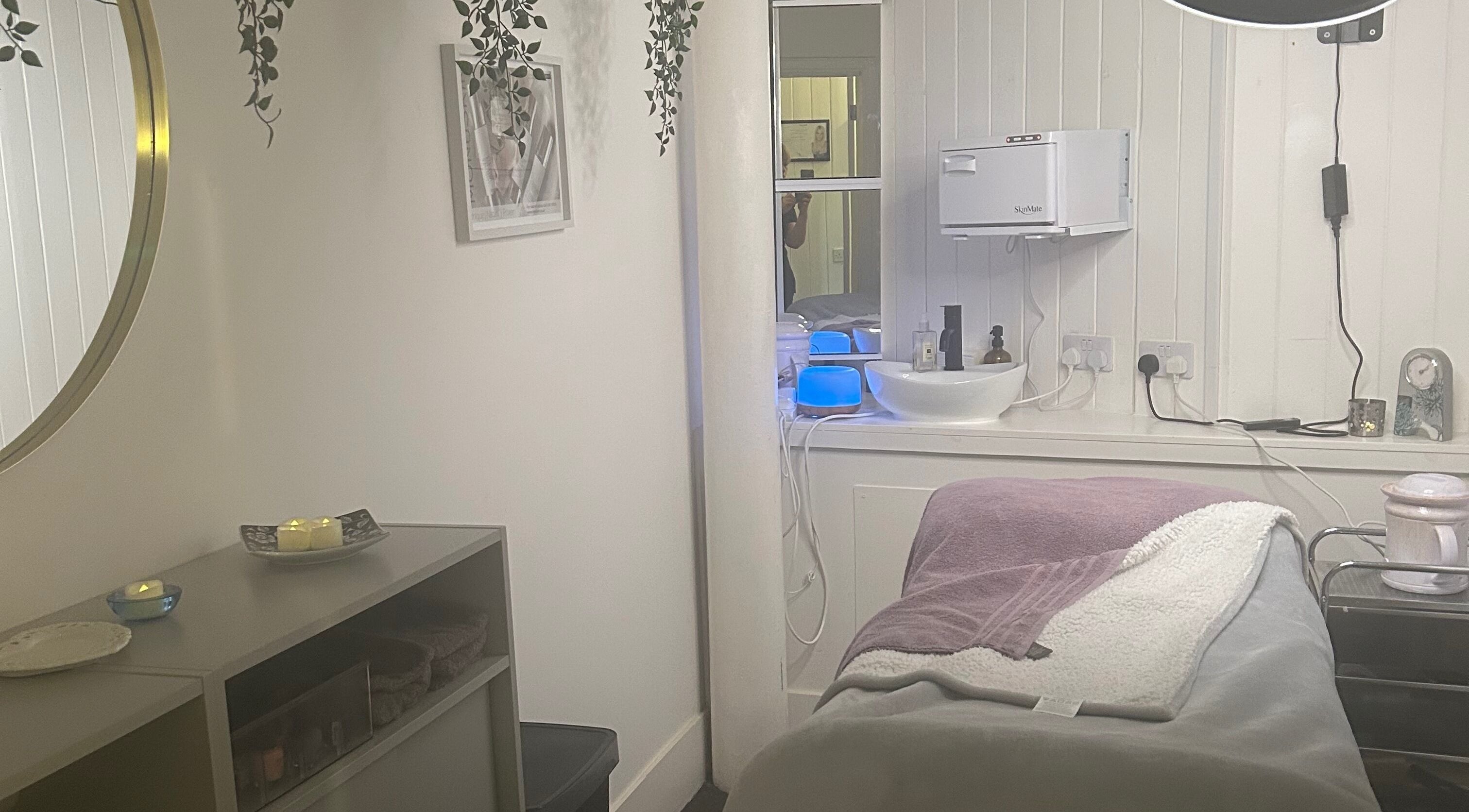 Relaxing treatment room at Beauty by Lynsey, Elgin, Scotland, GB, featuring cozy linens and calming decor.