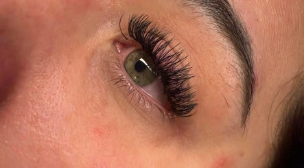 Lish Lashes by H