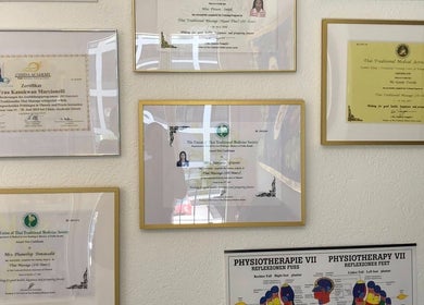 Certificati esposti presso Ascona Siam Massage Spa, Ascona, Ticino, CH.