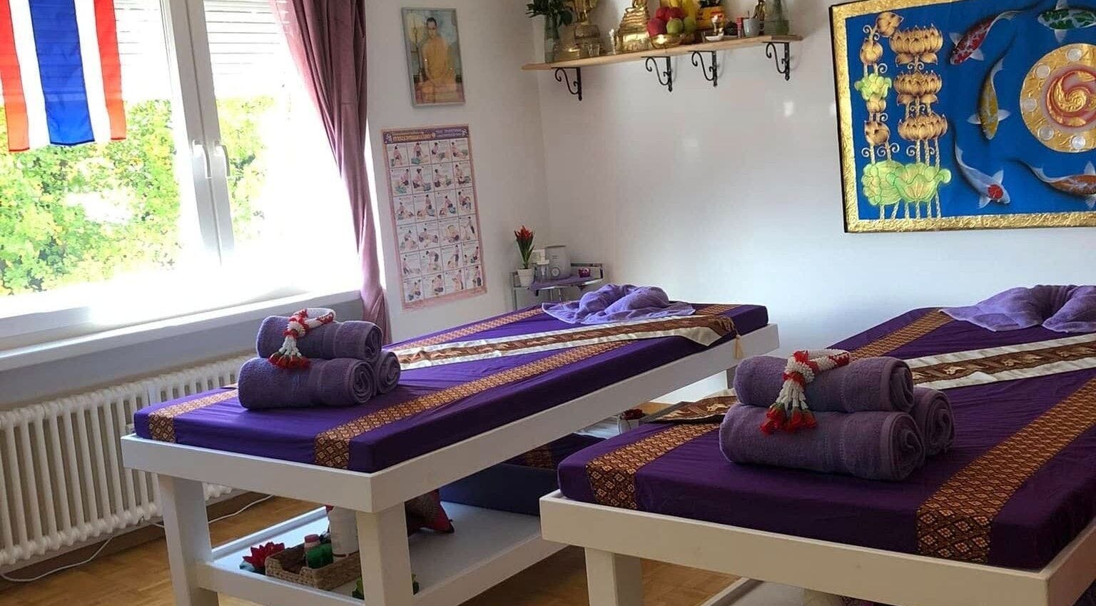 Sala massaggi Ascona Siam Massage Spa con arredamento tailandese ad Ascona, Ticino, CH.