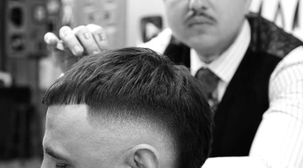 Tunsor modern la Hair Hood 1, Timișoara, Județul Timiș, RO, oferit de stilist profesionist.