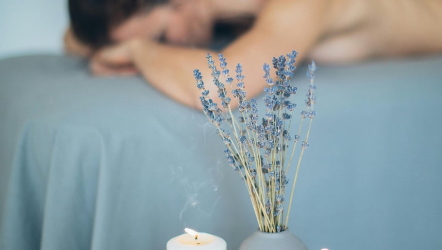 Tranquillità e relax con candela e lavanda a SILVERÉ BEAUTY CLINIC *FREE TIME*, Lugano, Ticino, CH.