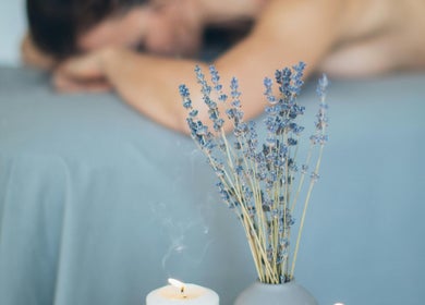 Tranquillità e relax con candela e lavanda a SILVERÉ BEAUTY CLINIC *FREE TIME*, Lugano, Ticino, CH.