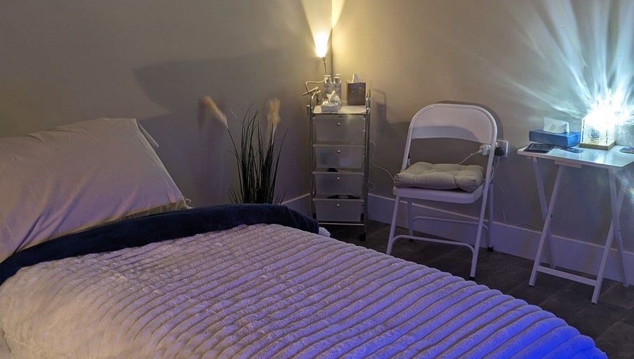 hình ảnh 1 của Blue Moon Massage and Holistics