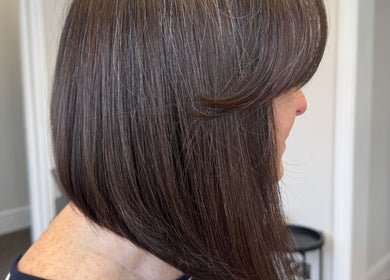 Sleek bob haircut at DE Hair & Aesthetics, Kingsteignton, England, GB. Highlights sophistication and style.