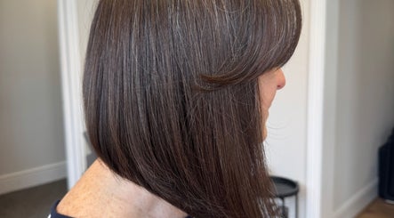 Sleek bob haircut at DE Hair & Aesthetics, Kingsteignton, England, GB. Highlights sophistication and style.
