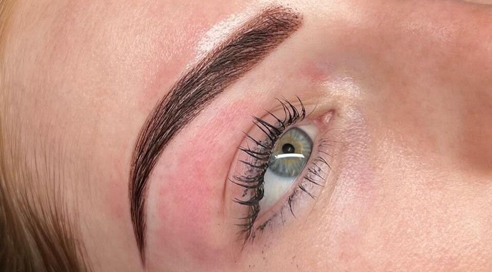 Expertly shaped eyebrow at Shaped Brow Artistry Jhb, Sandton, Gauteng, ZA, showcasing precision and artistry.