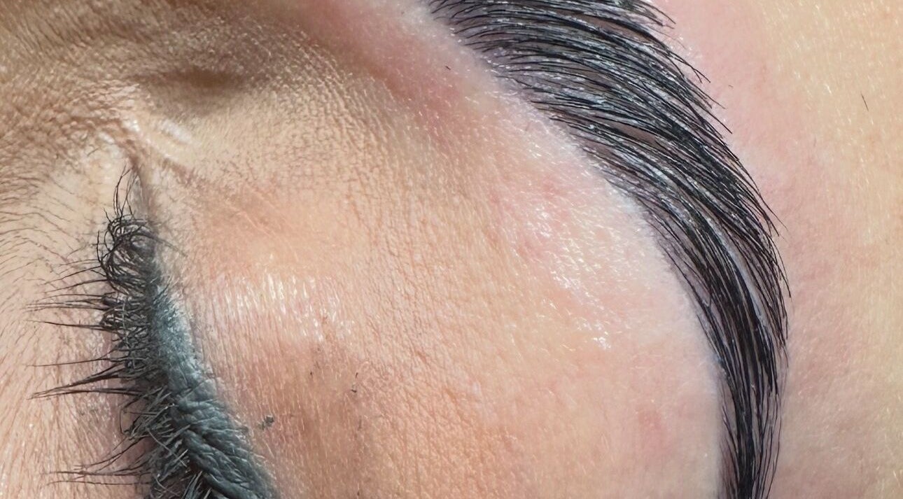 Expertly shaped brow at Shaped Brow Artistry Jhb in Sandton, Gauteng, ZA, showcasing precision grooming.