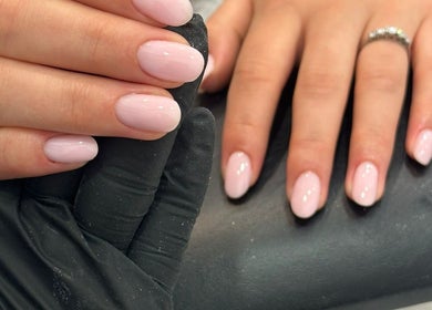 Manicured nails at By hope Aphena @ Vxie beauty, Melton mowbary, England, GB. Soft pink polish displayed.