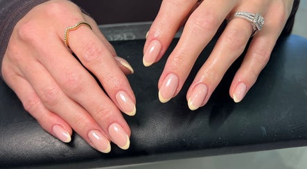 French manicure by hope Aphena @ Vxie beauty (formerly Sophie Elise), Melton mowbary, England, GB.