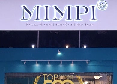 Front view of MIMPI Natural Headspa & Salon in Kuala Lumpur, Wilayah Persekutuan Kuala Lumpur, MY at night.