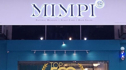 Front view of MIMPI Natural Headspa & Salon in Kuala Lumpur, Wilayah Persekutuan Kuala Lumpur, MY at night.