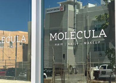 Reflejo de ventana en Molecula con Edmarie Aviles (Viejo San Juan), San Juan, San Juan, PR.