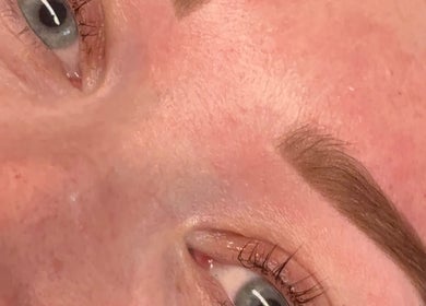 Close-up of expertly shaped eyebrows at Lil Grace Beauty, Melbourne, Victoria, AU, showcasing precision beauty.