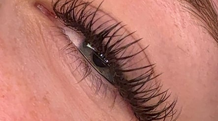 Close-up of eyelash extension at Lil Grace Beauty in Melbourne, Victoria, AU showcasing long, thick lashes.