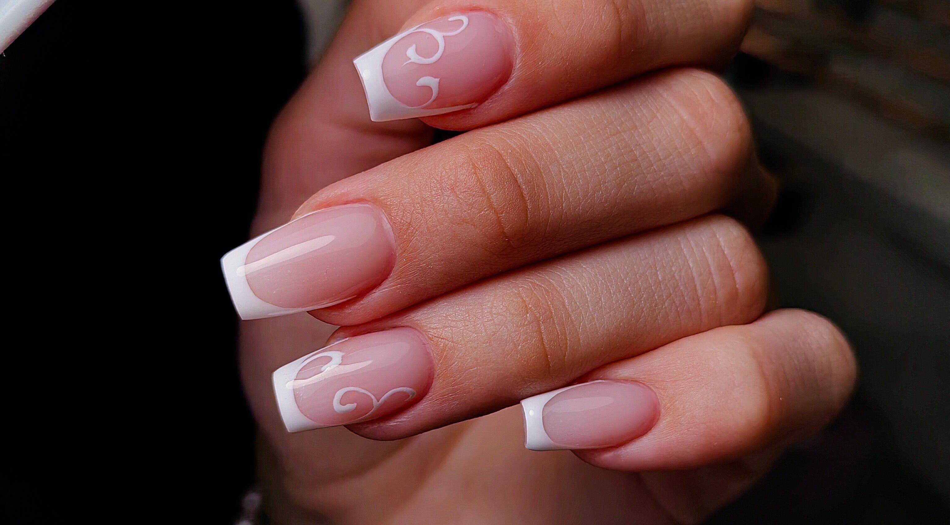 Елегантен френски маникюр в Gery Nail Art, Бургас, България, BG