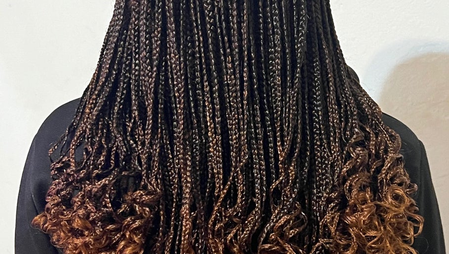 Sjadé’s Salon image 1
