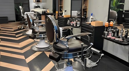 Εικόνα Allan's Mens Hairdressing - Marketown 3