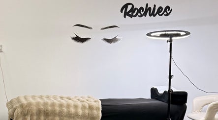 Roshies Eyelash extenstion