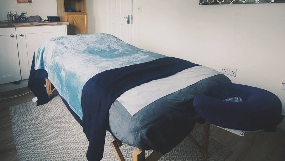 Find Ease Massage Therapy, bilde 1