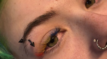 Blink Beauty Lash Studio image 2