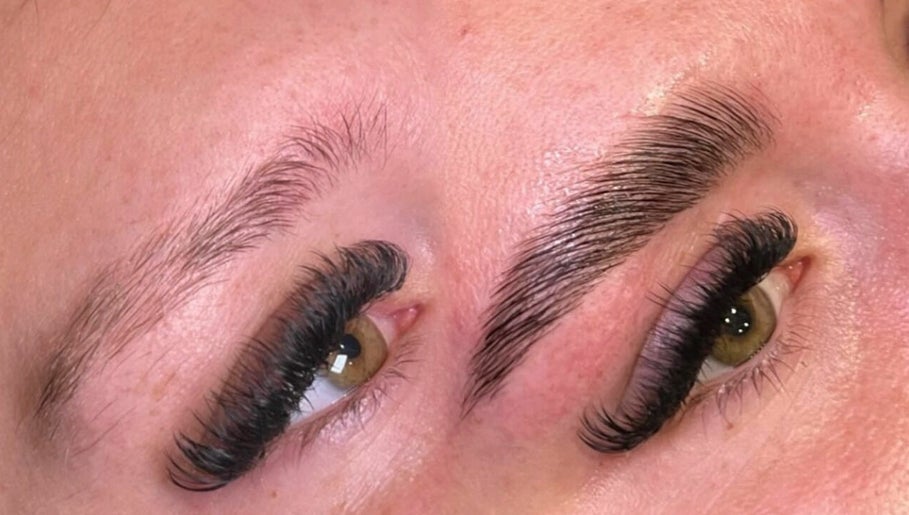 Brows by Nell, bild 1