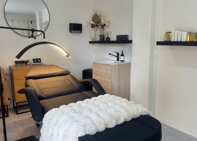 Elegant treatment room at Cosmetic Artistry by Letitia in Brisbane, Queensland, AU with modern decor.