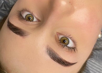 Perfectly styled eyebrows at Cosmetic Artistry by Letitia, Brisbane, Queensland, AU.