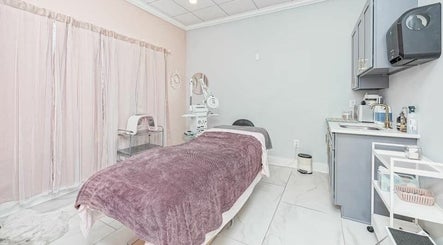 Dolce Lash Beauty Lounge