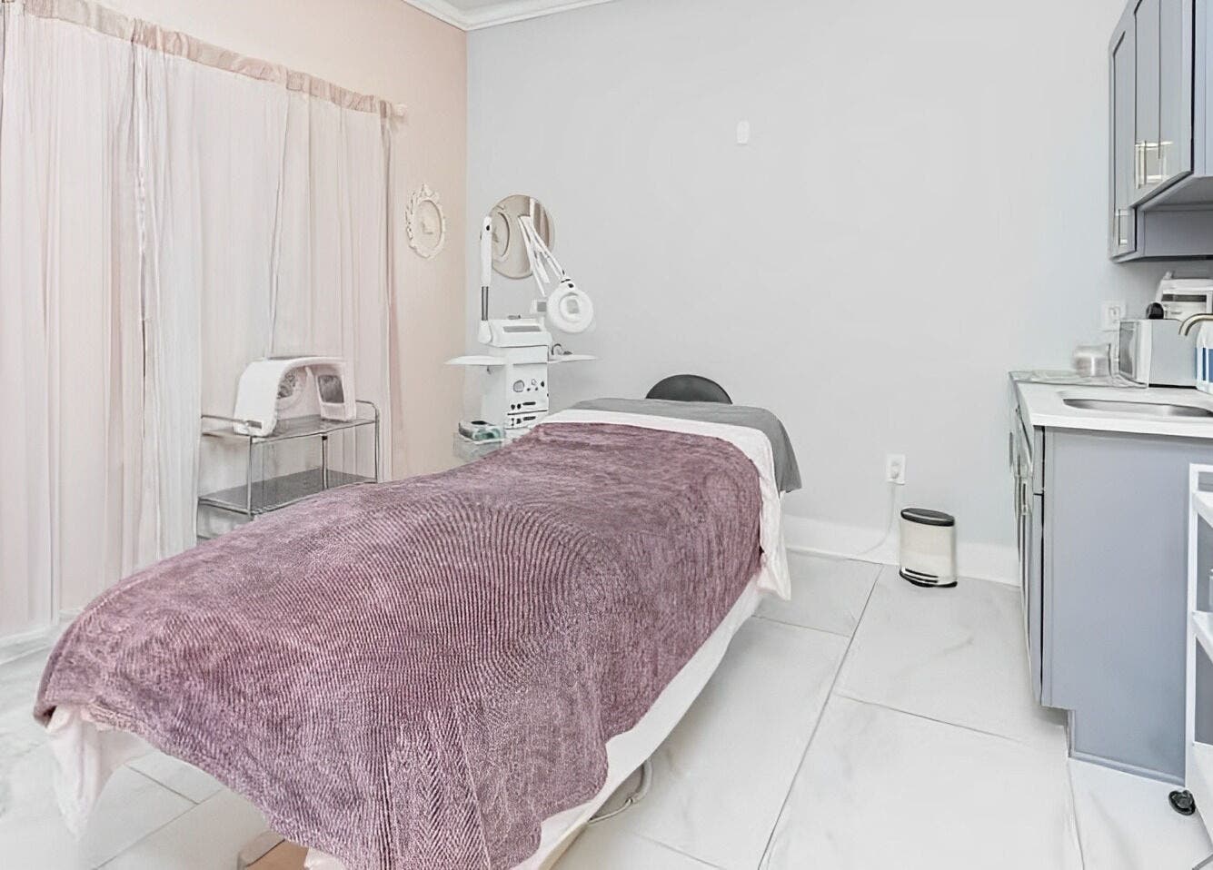 Relaxing treatment room at Dolce Lash Beauty Lounge, Washington Township, New Jersey, US.