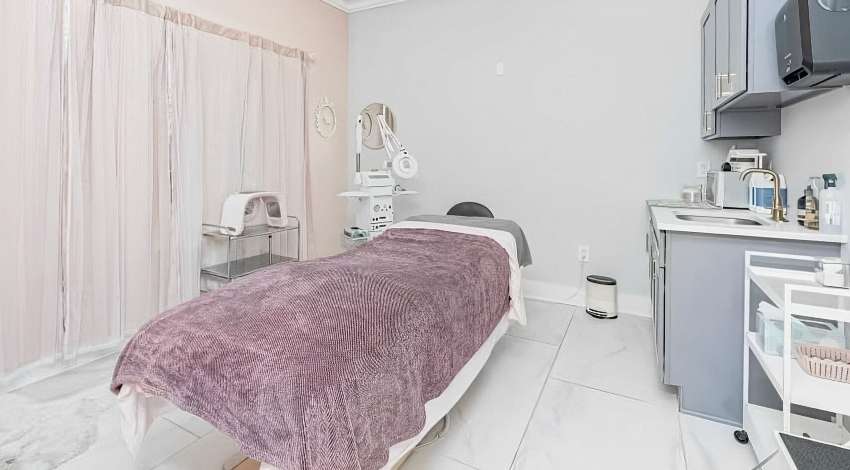 Relaxing treatment room at Dolce Lash Beauty Lounge, Washington Township, New Jersey, US.