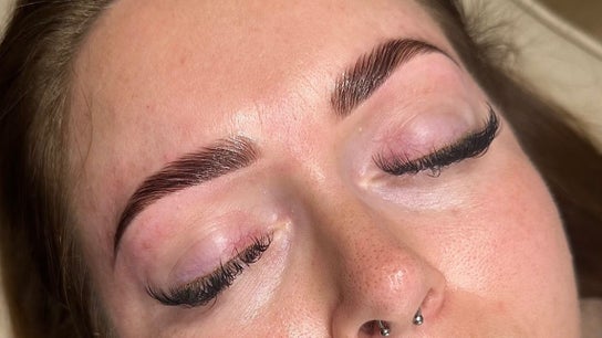 Her Brow Lounge