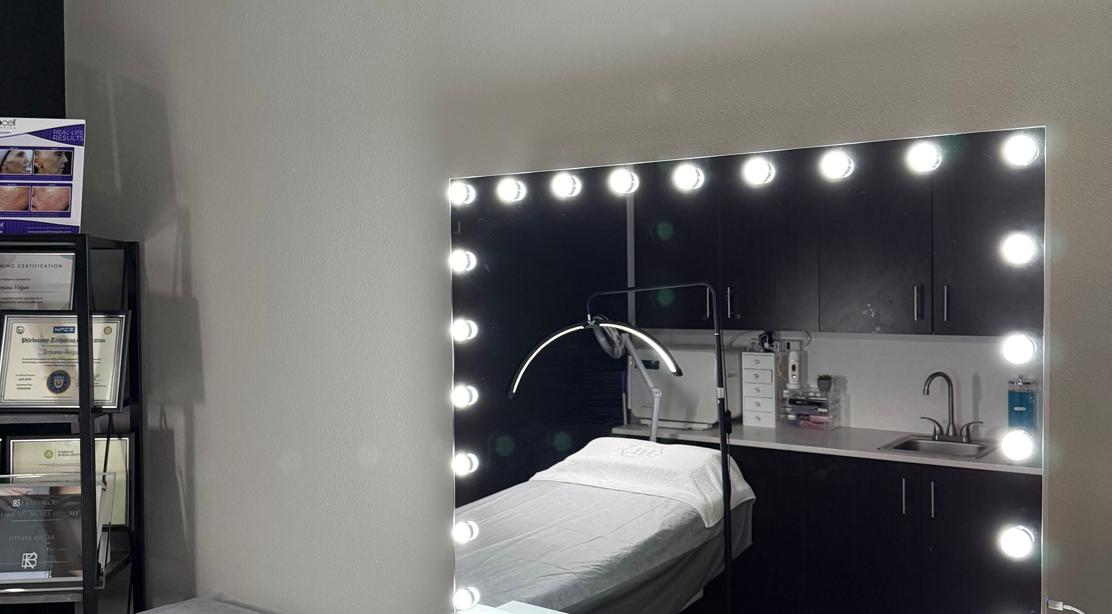 Luxury Skincare Studio spa room with mirror lights in Bloomington, Minnesota, US.