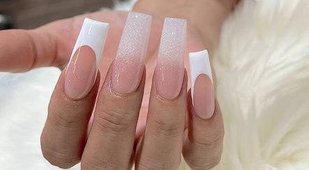 MT Nails