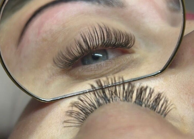 Close-up of eyelash extensions at Nancy’s Lashes and Brows, Clacton-on-sea, England, GB.