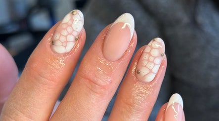 SOLO AESTHETICS, SKIN & NAILS image 2