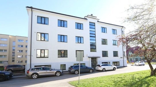 DIΛNΛ LISSOVΛ | Küünetehnik