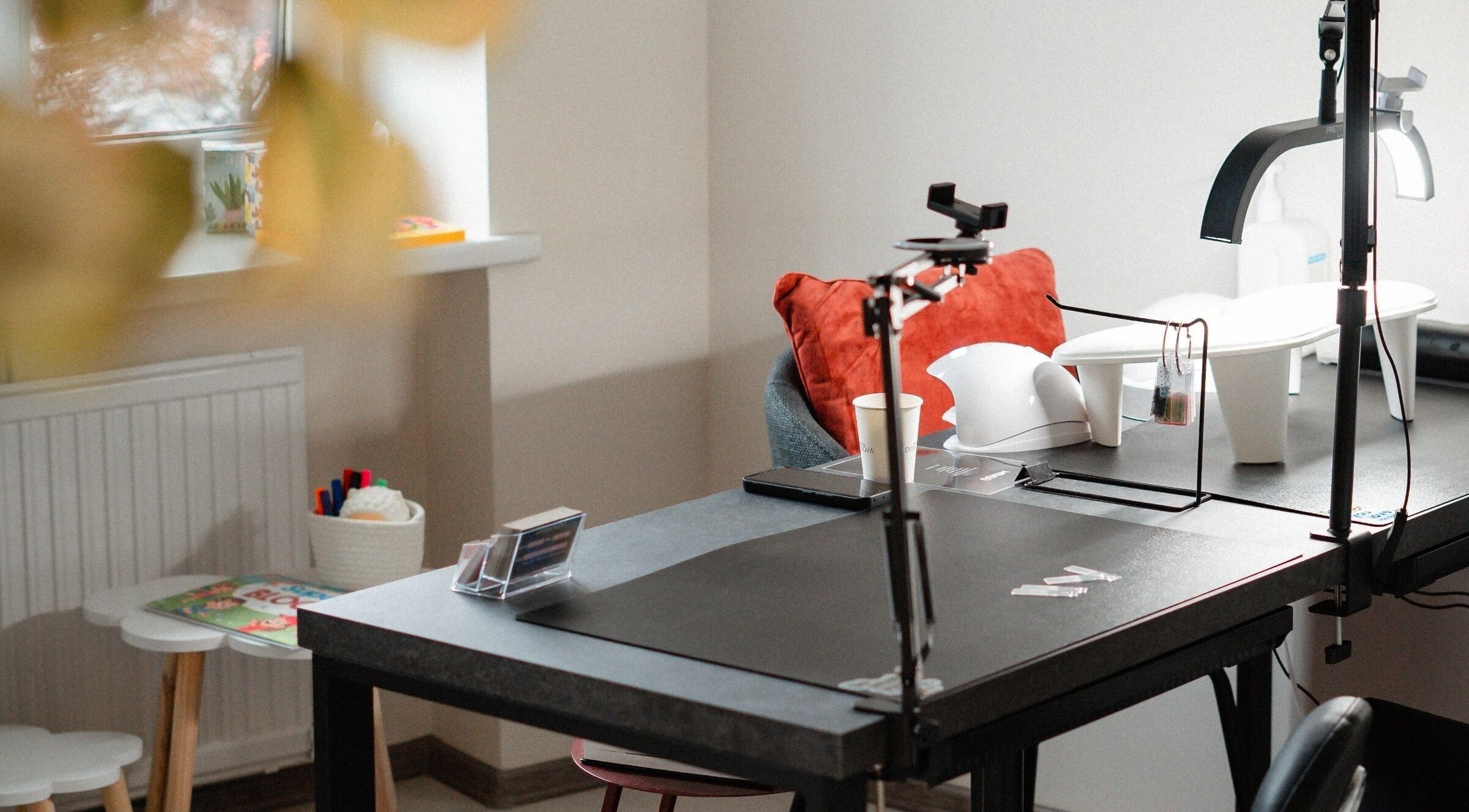 Cozy manicure table at Diana Lissova | Maniküür Pediküür | Deeliss Oü in Tallinn, Harju maakond, EE.