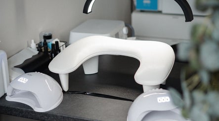 Modern manicure setup at Diana Lissova | Maniküür Pediküür | Deeliss Oü in Tallinn, Harju maakond, EE.