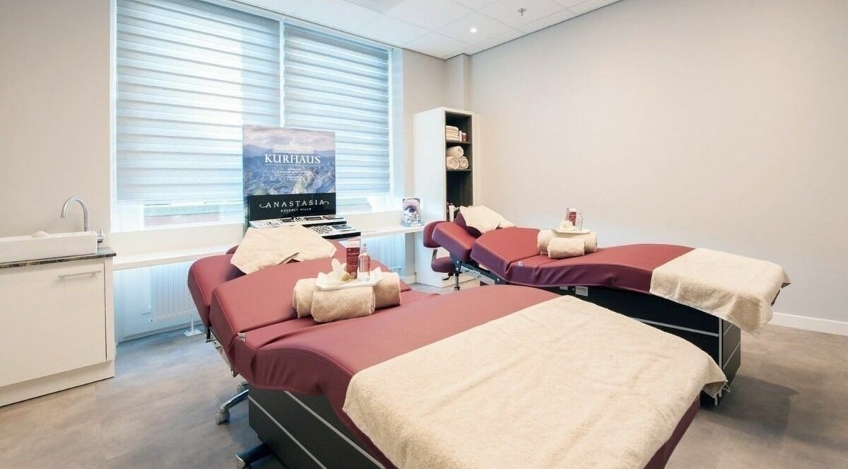 Spa room with twin massage beds at Grand Hotel Amrâth Kurhaus Beauty & Spa, Den Haag, Zuid-holland, NL.