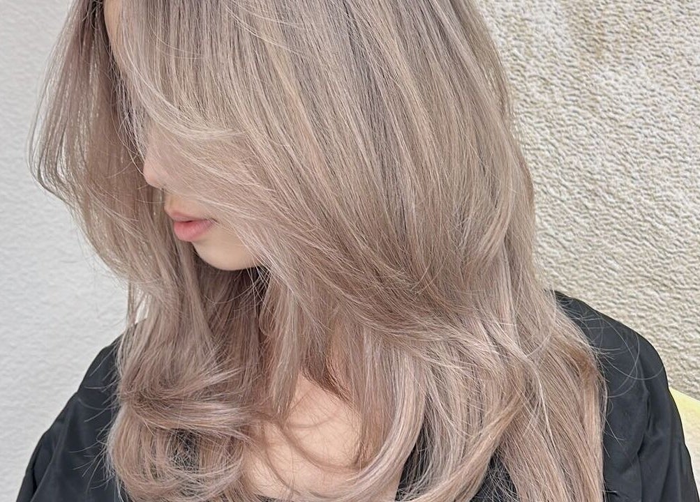 Stylish ash blonde hairstyle at Art OS Hair Salon, San Gabriel, California, US.