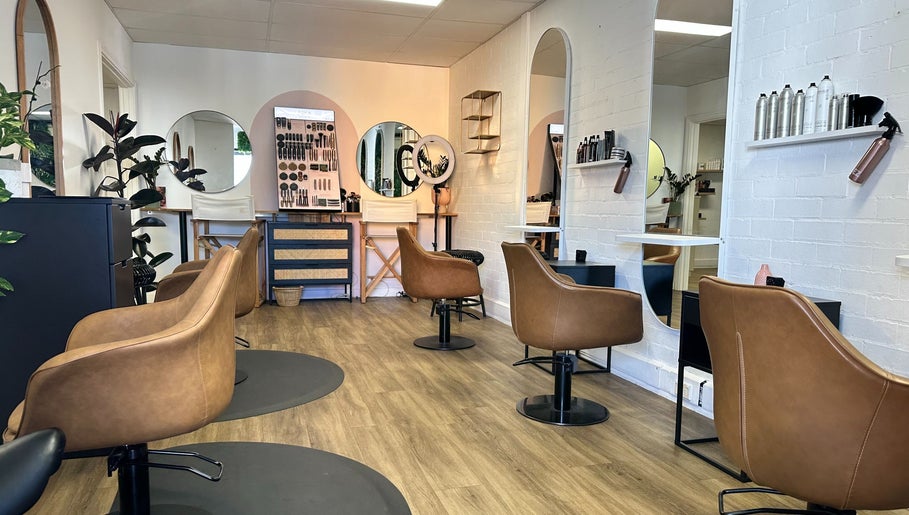 Astair Organic Hair & Make-Up Dunsborough – obraz 1