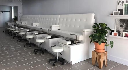 Top Coat Nail Studio image 2