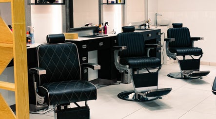 Razors Spa & Gents Salon